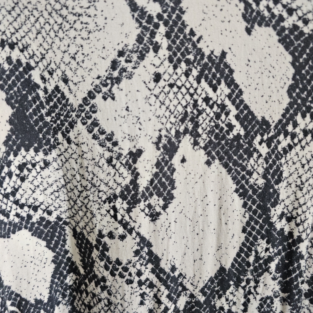 ☆ H&M Python Shirt Dress - Picture 4 of 9